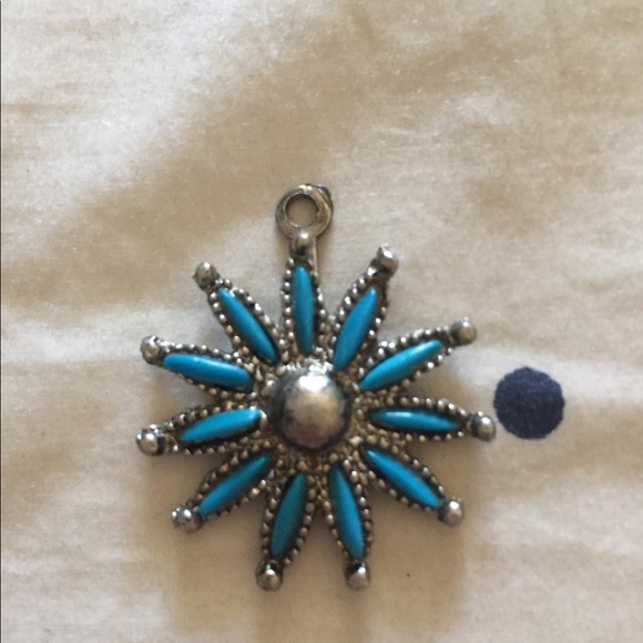 Jewelry - Vintage Turquoise and silver tone pendant